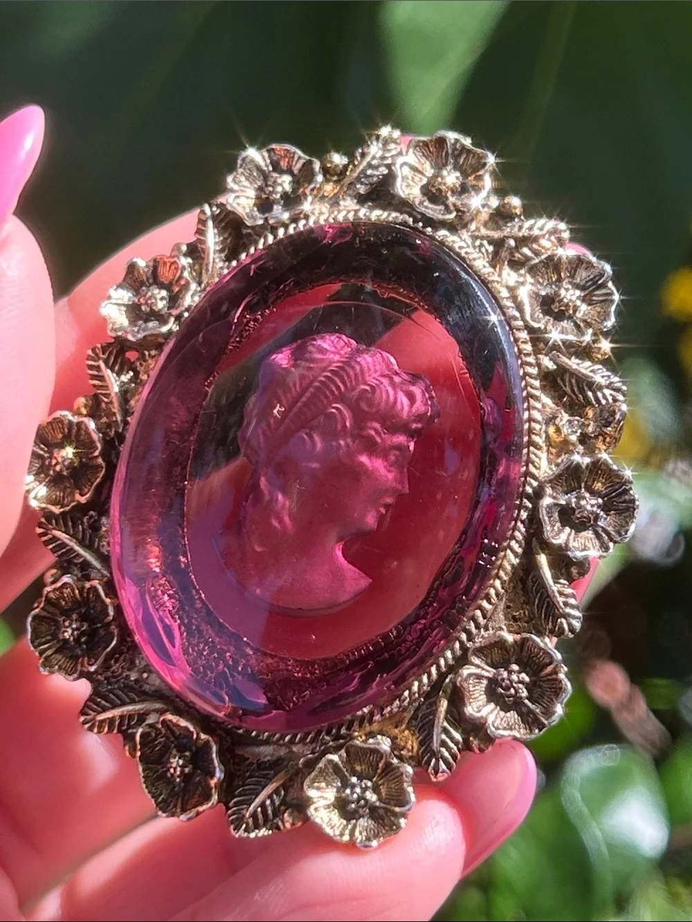Vintage Reversed Carved Purple Glass Cameo Brooch Gold Floral Frame Pendant